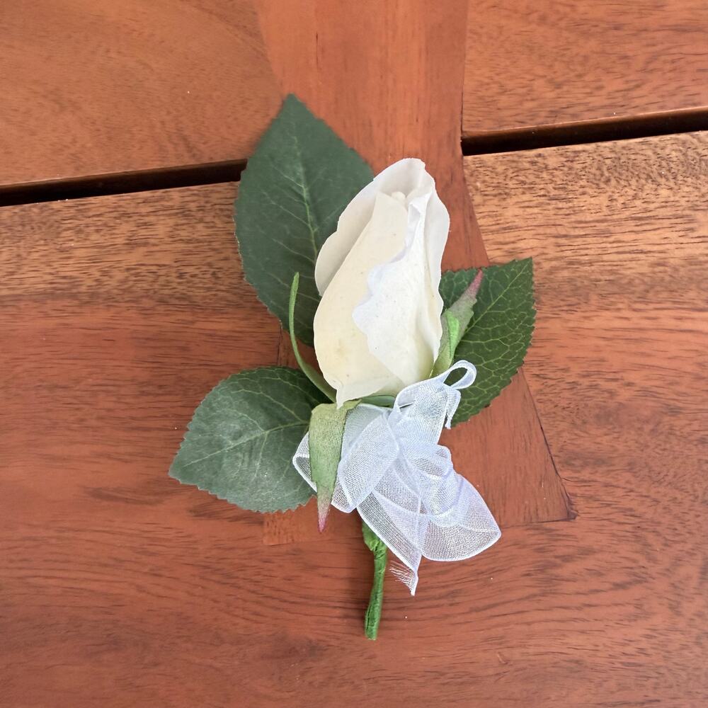 Lot of 40 groomsman wedding boutonniere prom dance‎ silk flower white rose true